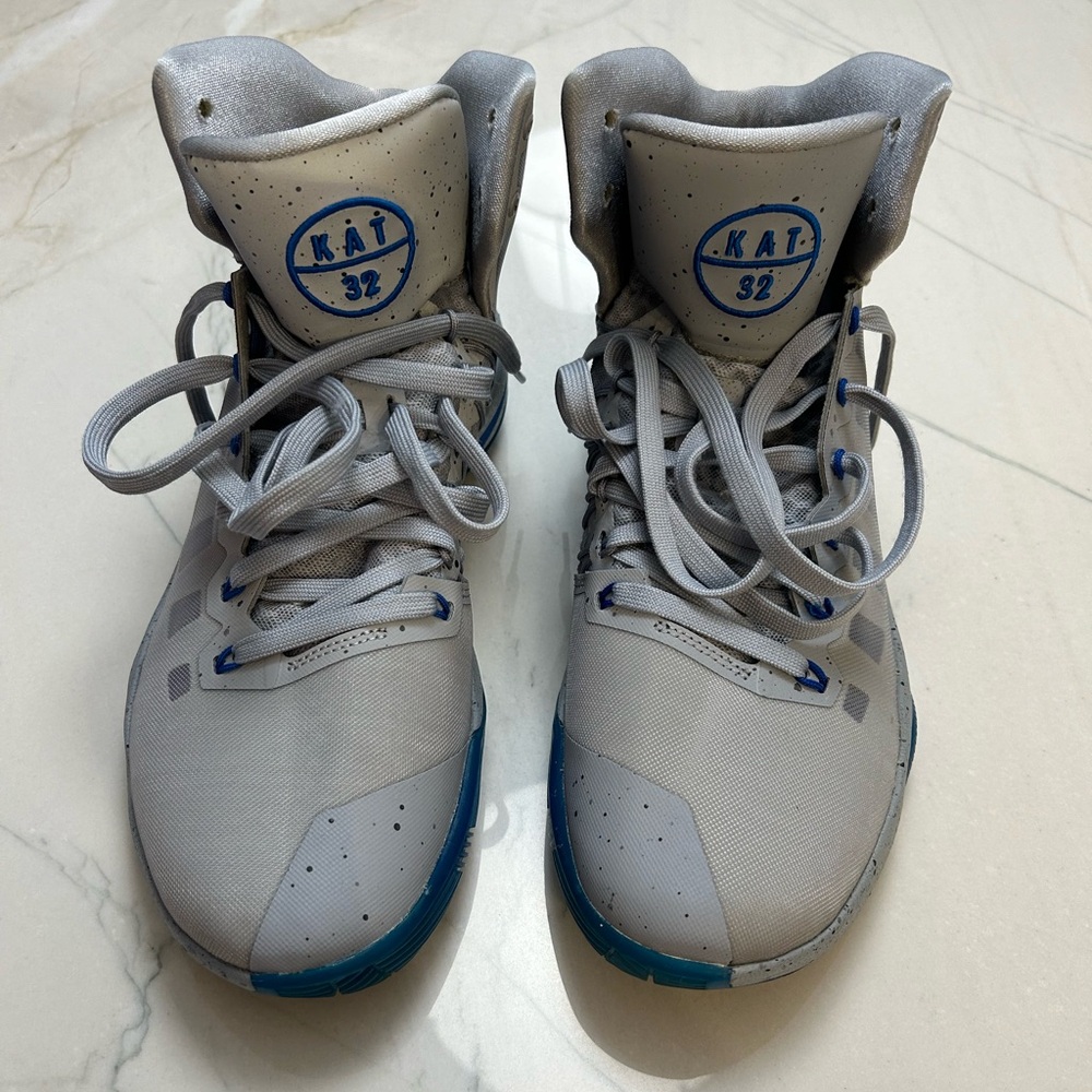 Nike Men’s Zoom Hyperdunk 2016 Basketball Shoes #32 KAT Gray/Blue